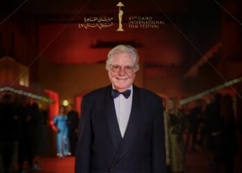 Honoring President of Cairo International Film Festival with Arab Cinema Personality of the Year Award