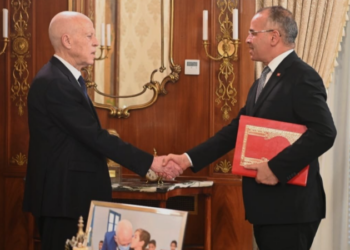 Saïed: Écourter les procédures pour débloquer les projets en suspens