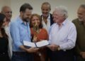 Hussein Fahmi Presents Silk Road Film Festival Award to Makers of « The Stories » at Cairo International Film Festival Headquarters