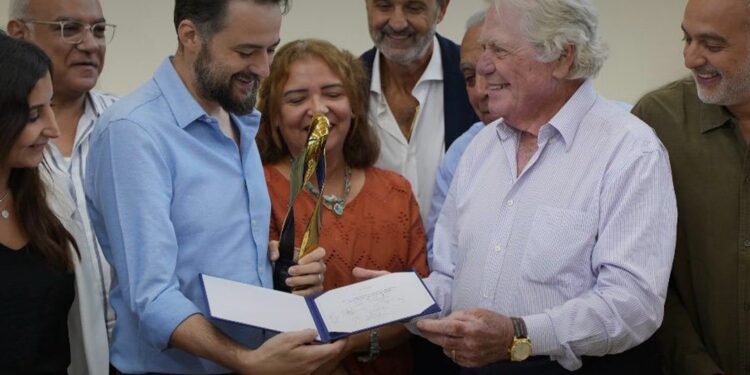Hussein Fahmi Presents Silk Road Film Festival Award to Makers of « The Stories » at Cairo International Film Festival Headquarters